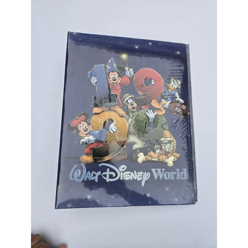 Walt Disney‎ World 1999 Millennium 3-Ring Binder Mickey Mouse Vintage Park...